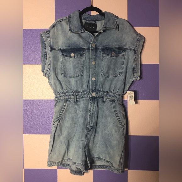 NWT Blank NYC Head Backstage Soft Denim Romper in Light Acid Wash - Size L - Picture 2 of 7